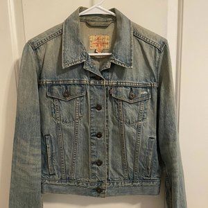 Levi's short denim jacket (size M)